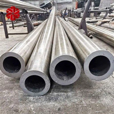 لوله سیاه بدون درز